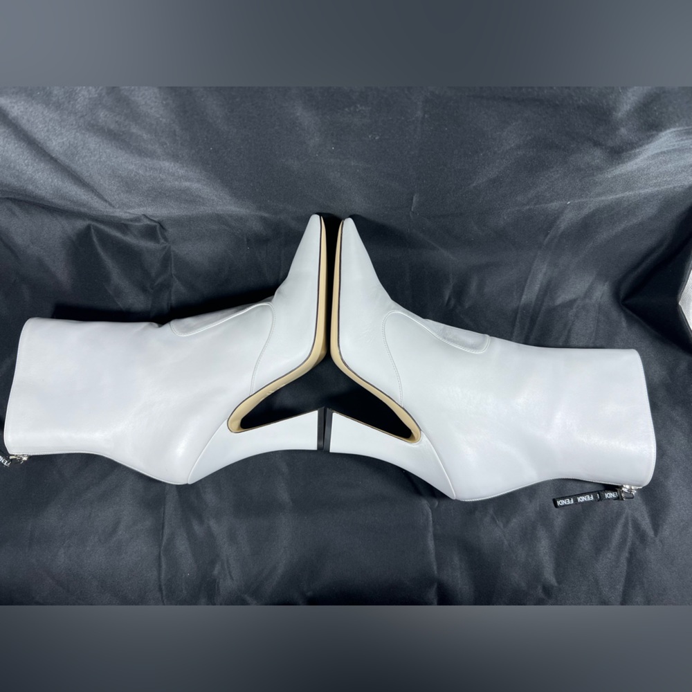 Fendi White Leather Ankle Boots Size 40 Made in Italy - Picture 7 of 12